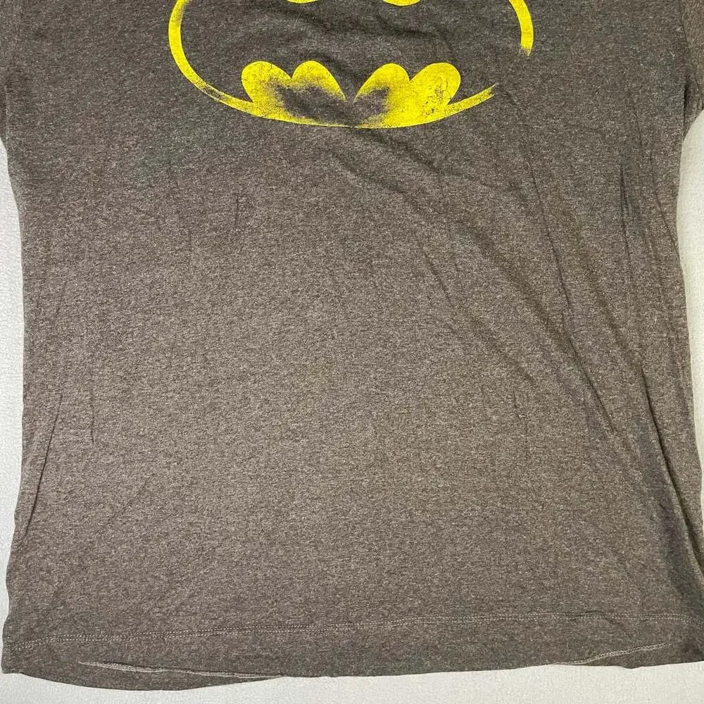 DC Comics Batman Classic Distressed Logo T-Shirt size men’s XL